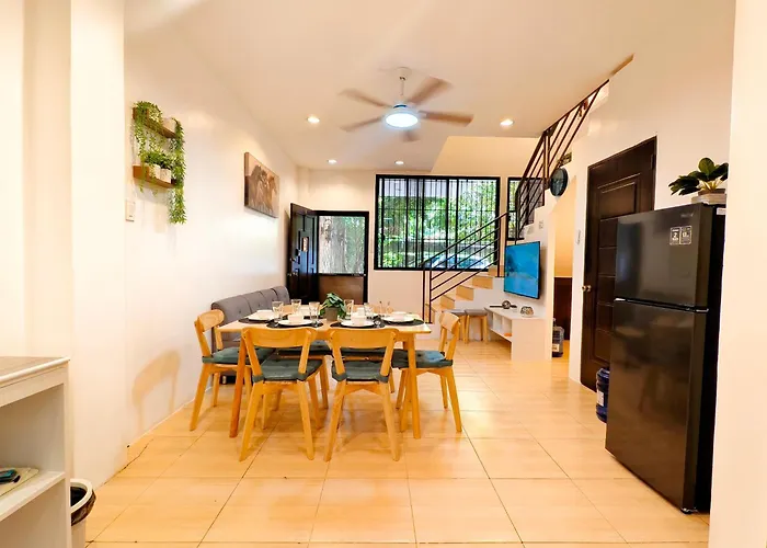 Townhouse 4Br Unit 10 In La Guardia Near It Park Cebu City